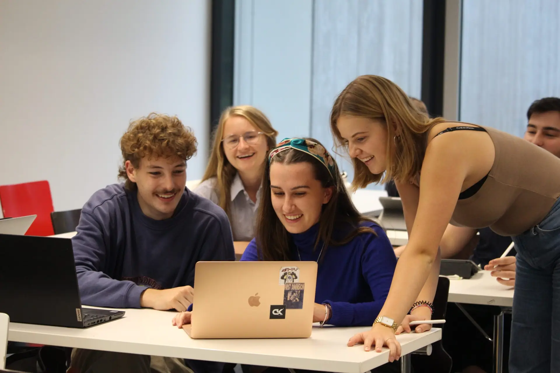 Studierende können sich auch über ihren Studiengang hinaus zu Themen austauschen, zum Beispiel im Studium Generale.