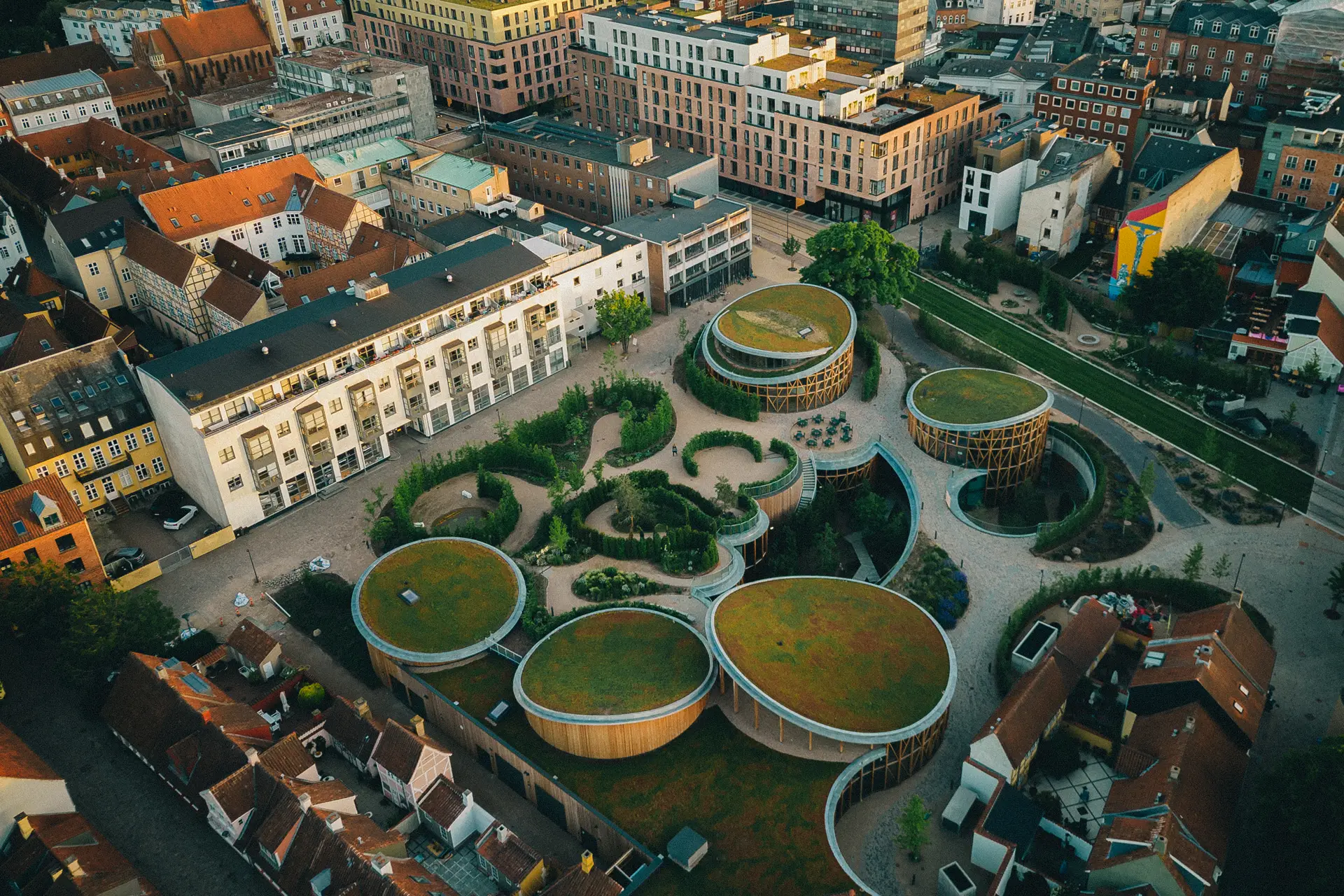 Eine beeindruckende Stadt, die Tradition und Moderne verbindet – und vielfältige Erlebnisse bietet. (© Daniel Jensen)