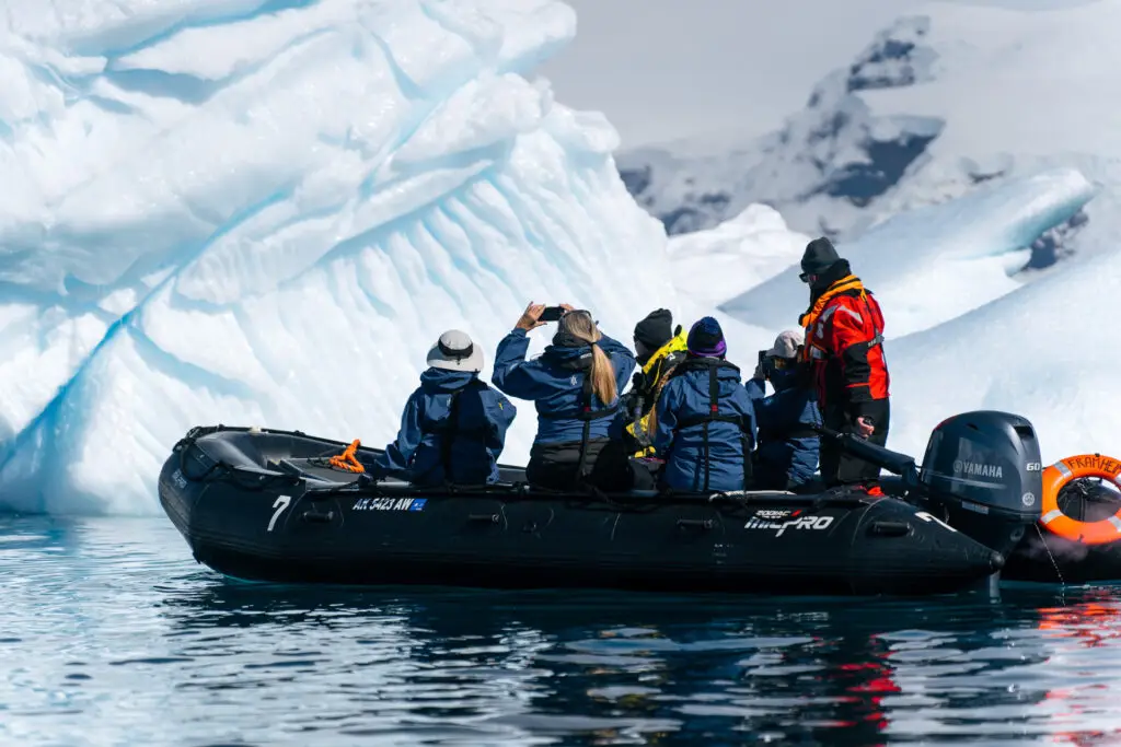 Foto4_Antarctica_Orne_Harbour_HX_46097_Photo_Kay_Fochtmann
