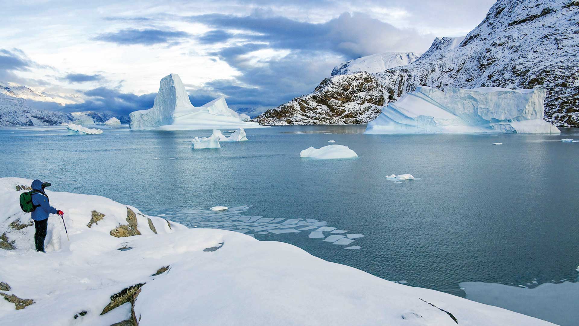 Zwischen Eisbergen und stillen Fjorden erleben Sie die Arktis aus nächster Nähe und immer wieder aus einer neuen Perspektive.